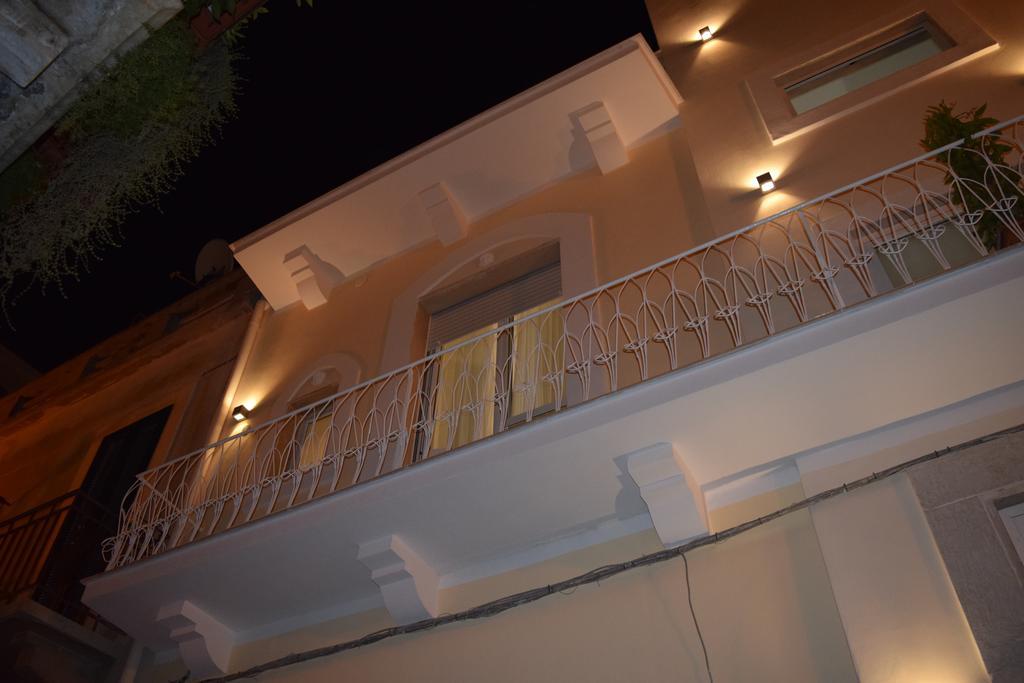 Domus Al Corso Con Servizio B&B Canosa di Puglia Exterior photo