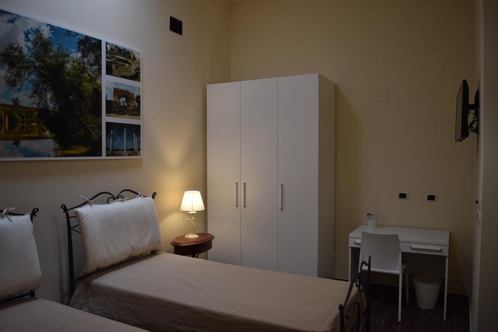 Domus Al Corso Con Servizio B&B Canosa di Puglia Room photo