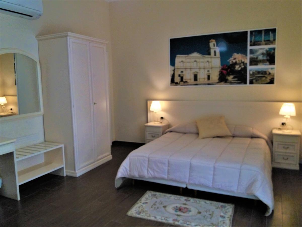 Domus Al Corso Con Servizio B&B Canosa di Puglia Exterior photo