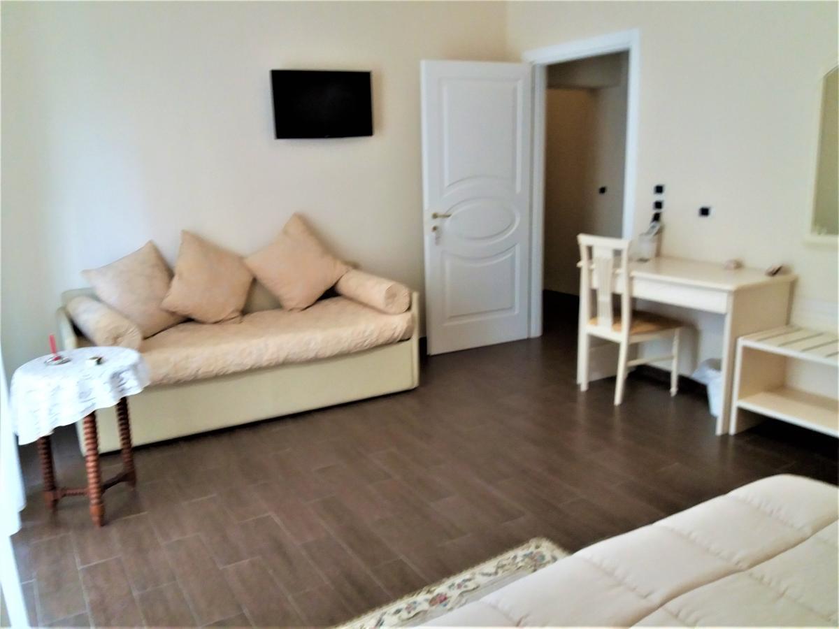Domus Al Corso Con Servizio B&B Canosa di Puglia Exterior photo